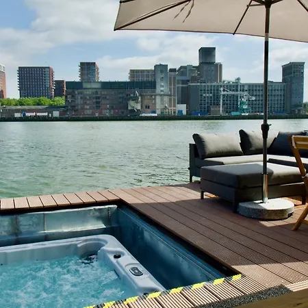 Ferienhaus Wikkelboat Nr5 At Floating Rijnhaven *